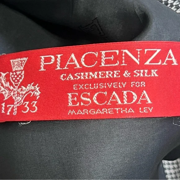 Escada Elegant Black Blazer - Picture 7 of 7